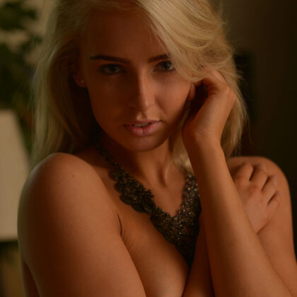 Lissy Cunningham 006 11-lissy-cunningham-necklace-by-body-in-mind.jpg