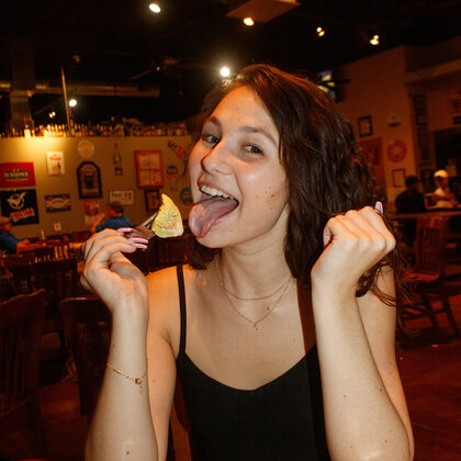 Liz Jordan 007 02-liz-jordan-can-handle-her-carbs-by-zishy.jpg