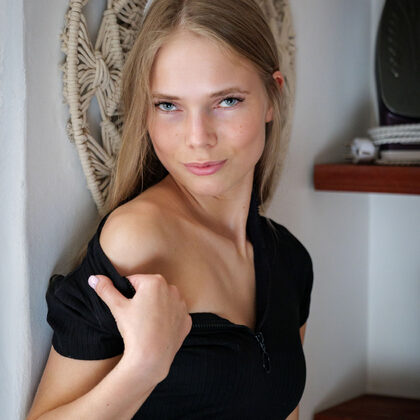 Luise 004 02-luise-undresses-in-black-shirt-and-poses-nude-with-guitar-at-home.jpg