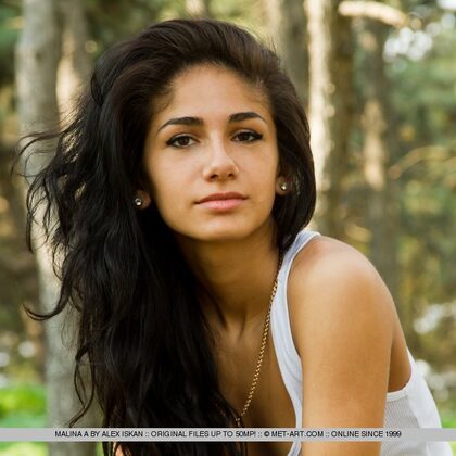 Malina A 002 15-malina-a-outdoors.jpg