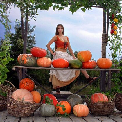 Marina 002 01-marina-selling-pumpkins-by-body-in-mind.jpg