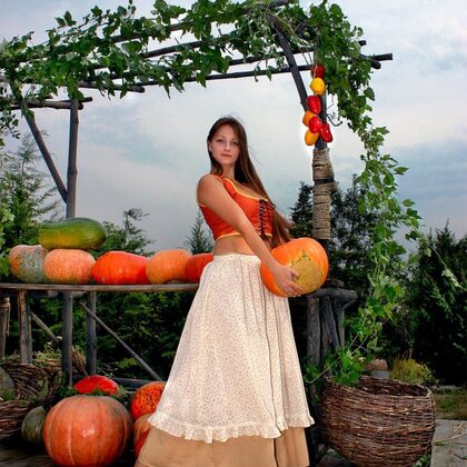 Marina 002 03-marina-selling-pumpkins-by-body-in-mind.jpg