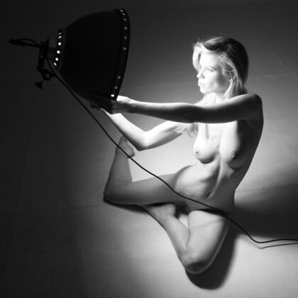 Marketa Belonoha 021 04-marketa-belonoha-lamp-art.jpg