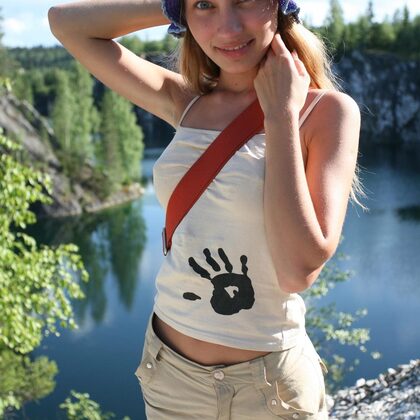 Mascha 010 01-masha-on-a-trip.jpg