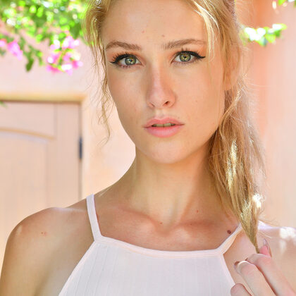 Mazzy Grace 006 05-mazzy-pretty-in-pink-by-ftv-girls.jpg