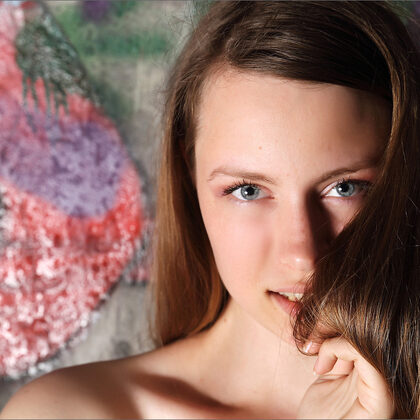 Milana K 003 08-nikita-nude-graffiti.jpg