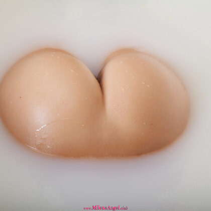 Milena Angel 023 01-milena-angel-milk.jpg
