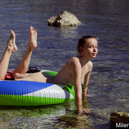 Milena Angel 060 09-milena-angel-ring.jpg