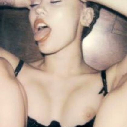 Miley Cyrus 001 09-miley-cyrus-nude-leaked-pictures.jpg