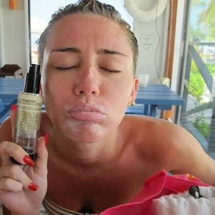 Miley Cyrus 001 16-miley-cyrus-nude-leaked-pictures.jpg