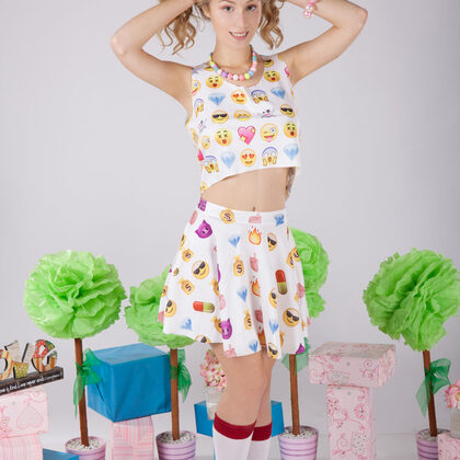 Naomi Kiss 007 02-angel-cute-present-by-amour-angels.jpg