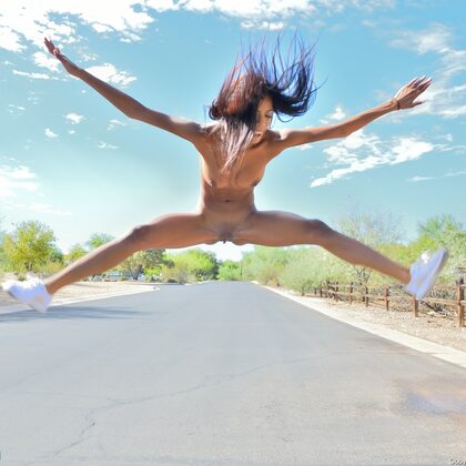 Nia Nacci 001 12-nia-she-s-an-early-riser-by-ftvgirls.jpg