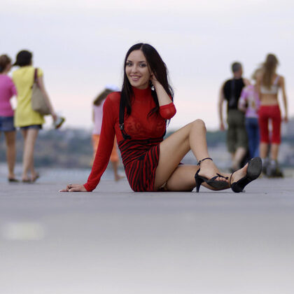 Nika E 003 04-nika-in-red.jpg