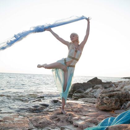 Nika N 014 08-presenting-nika.jpg