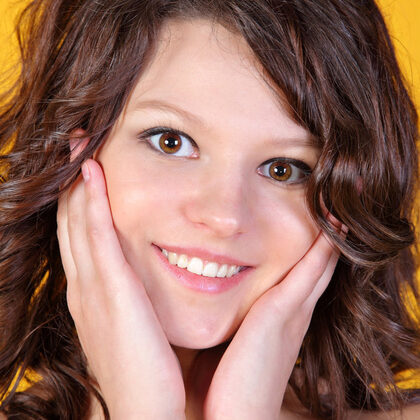 Niki A 004 13-niki-a-on-yellow.jpg