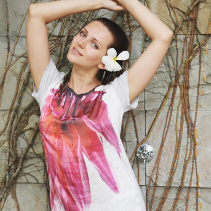 Niki Mey 007 06-niki-mey-getting-wet.jpg