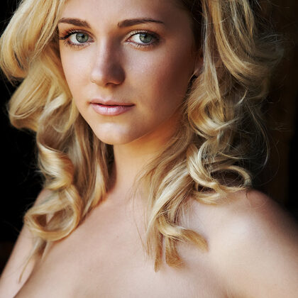 Niki Mey 009 09-oliana-nude-gallery.jpg