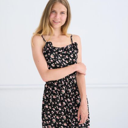 Nora Pace 002 01-nora-pace-polaroids-by-superbe-models.jpg