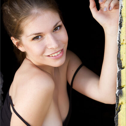 Olesya 004 01-olesya-by-mpl-studios.jpg