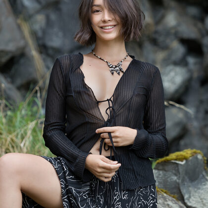 Olivia Linz gallery 007