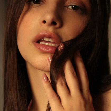 Olivia Linz 036 01-met-art-presenting-olivia-linz.jpg