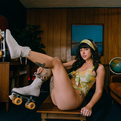 Reed 001 01-reed-retro-roller-by-playboy.jpg