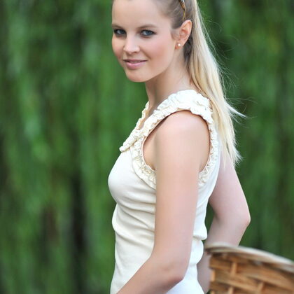 Rose 019 11-take5-girls-presents-rose.jpg