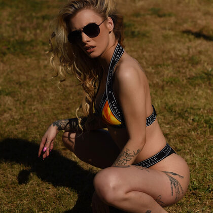 Saskia Valentine 002 04-saskia-valentine-lets-dance-by-this-is-glamour.jpg