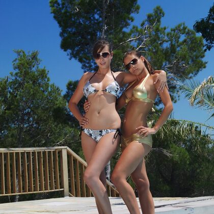 Satin Bloom 007 14-satin-and-connie.jpg