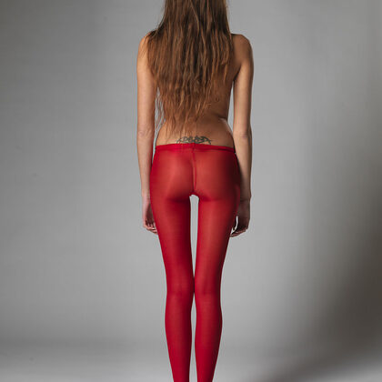 Silvie Deluxe 009 06-silvie-deluxe-red-pantyhose.jpg