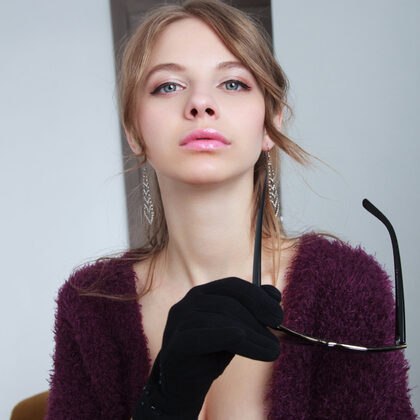 Siya 003 02-siya-teasing-in-sweater-gloves-and-sunglasses.jpg