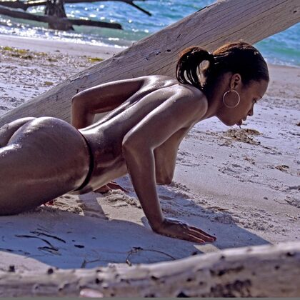 Tierra 001 03-hot-tierra.jpg