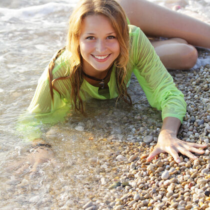 Toxic A 013 12-happy-girl-toxic-a.jpg