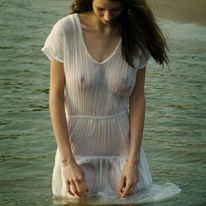 Valentine A 009 02-busty-valentina-a.jpg