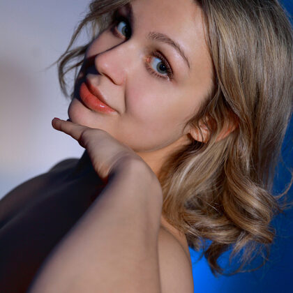 Vanessa Devis 001 19-arina-bright-color.jpg