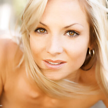 Vendula Bednarova 031 12-vendula-bednarova-by-erro.jpg