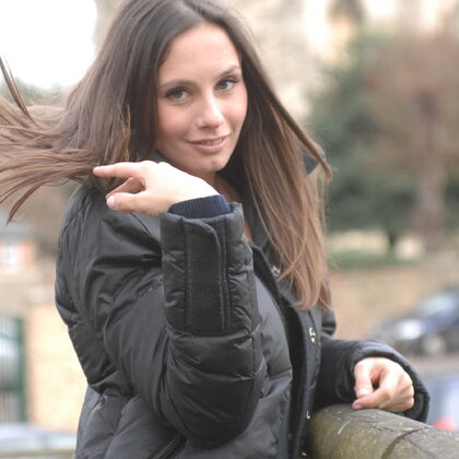 Veronika V 008 03-lola-on-stairs.jpg