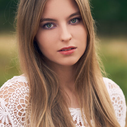 Yana Love 001 01-yana-love-undressing-in-lace-and-showing-nude-body-outside.jpg